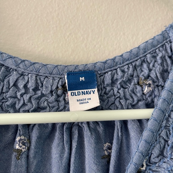 Old Navy Blouse - Picture 4 of 5